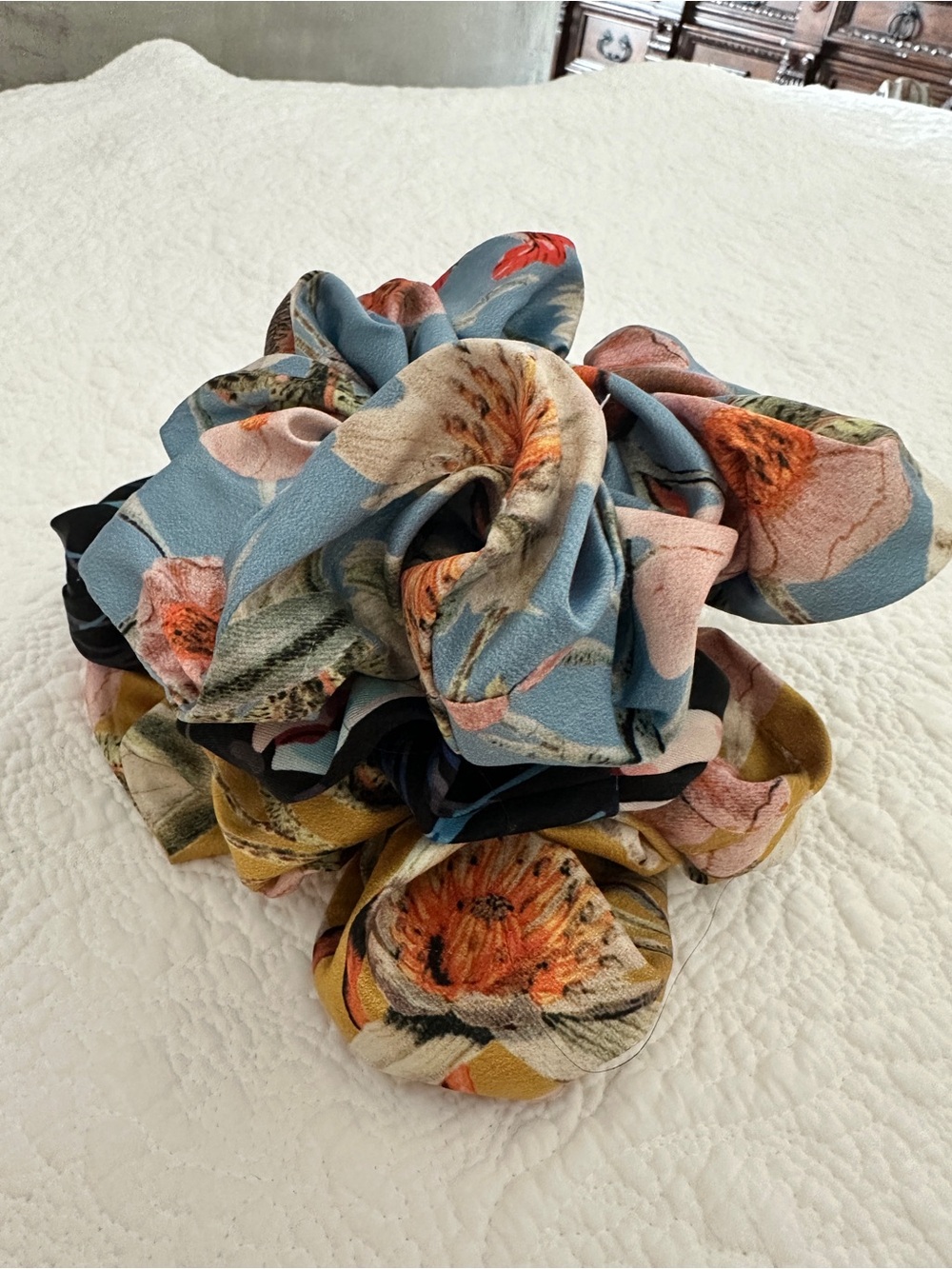 Anthropologie Avery Floral Silkie Scrunchie Set Blue, Yellow, Black - Picture 3 of 6